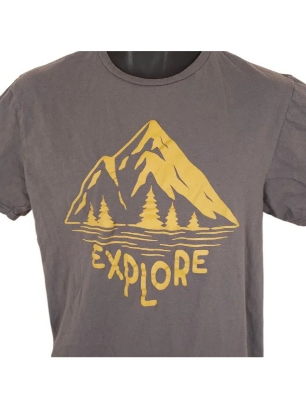 Explore T Shirt Mens Size Medium Gray Hiking Nature Outdoors